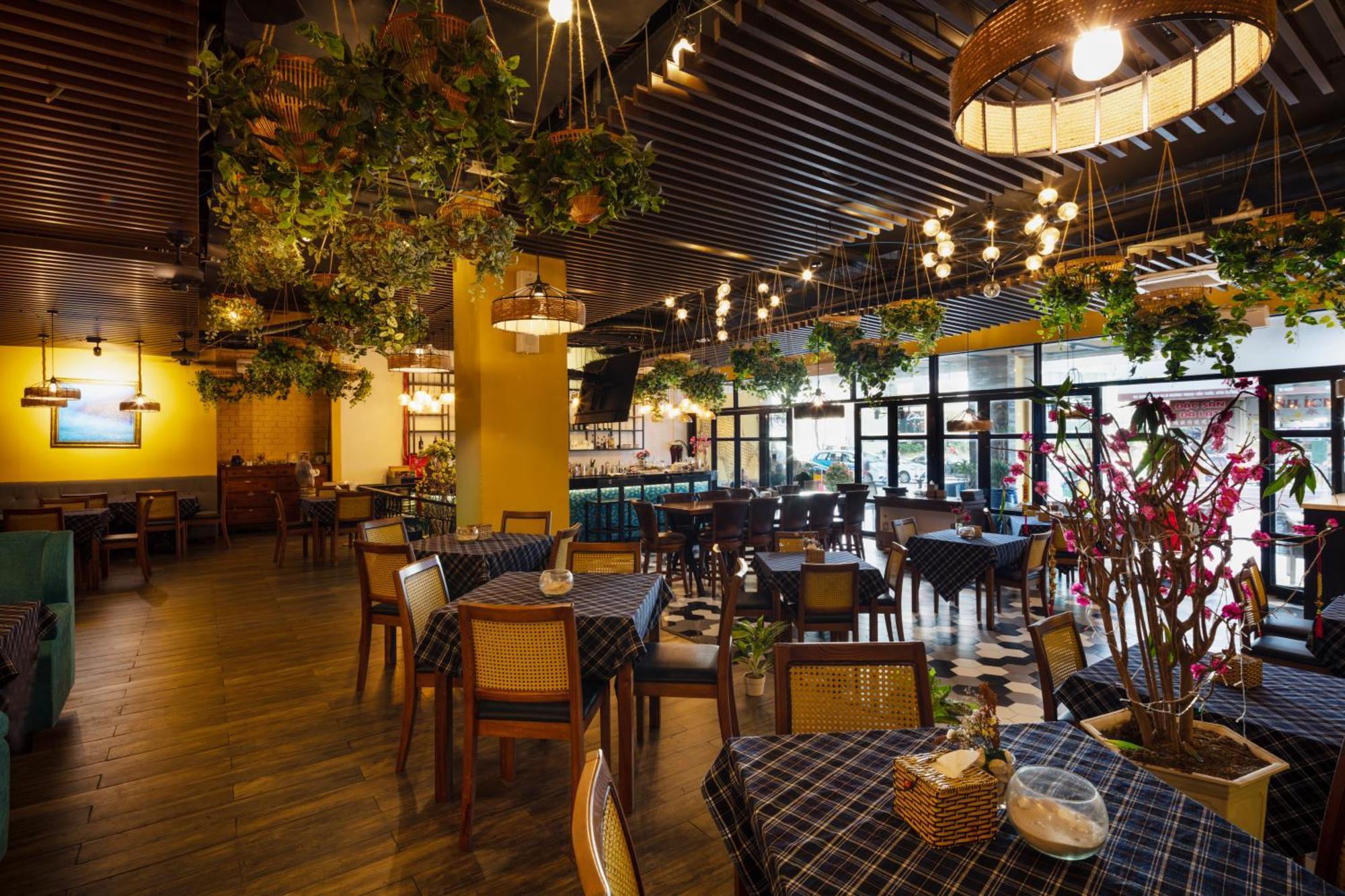 Maro Hotel Restaurant - Cafe Nha Trang Exterior photo